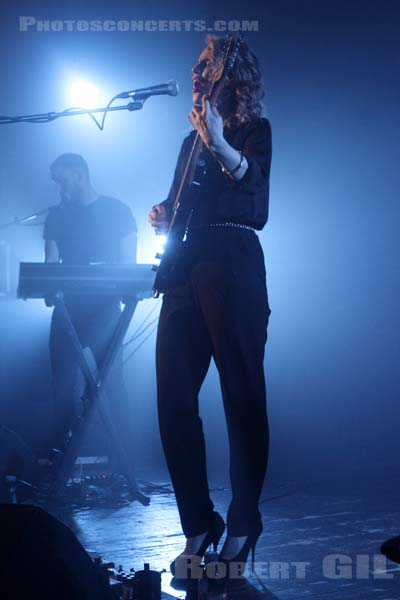 ANNA CALVI - 2014-02-15 - PARIS - Le Trianon - 